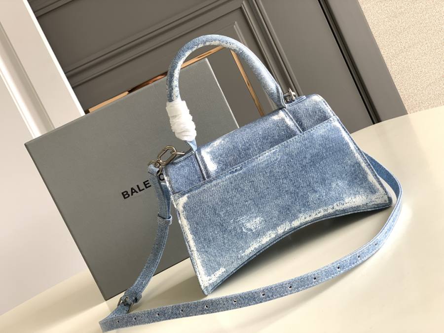 Balenciaga_HackerProject_26x16x8cm_6046