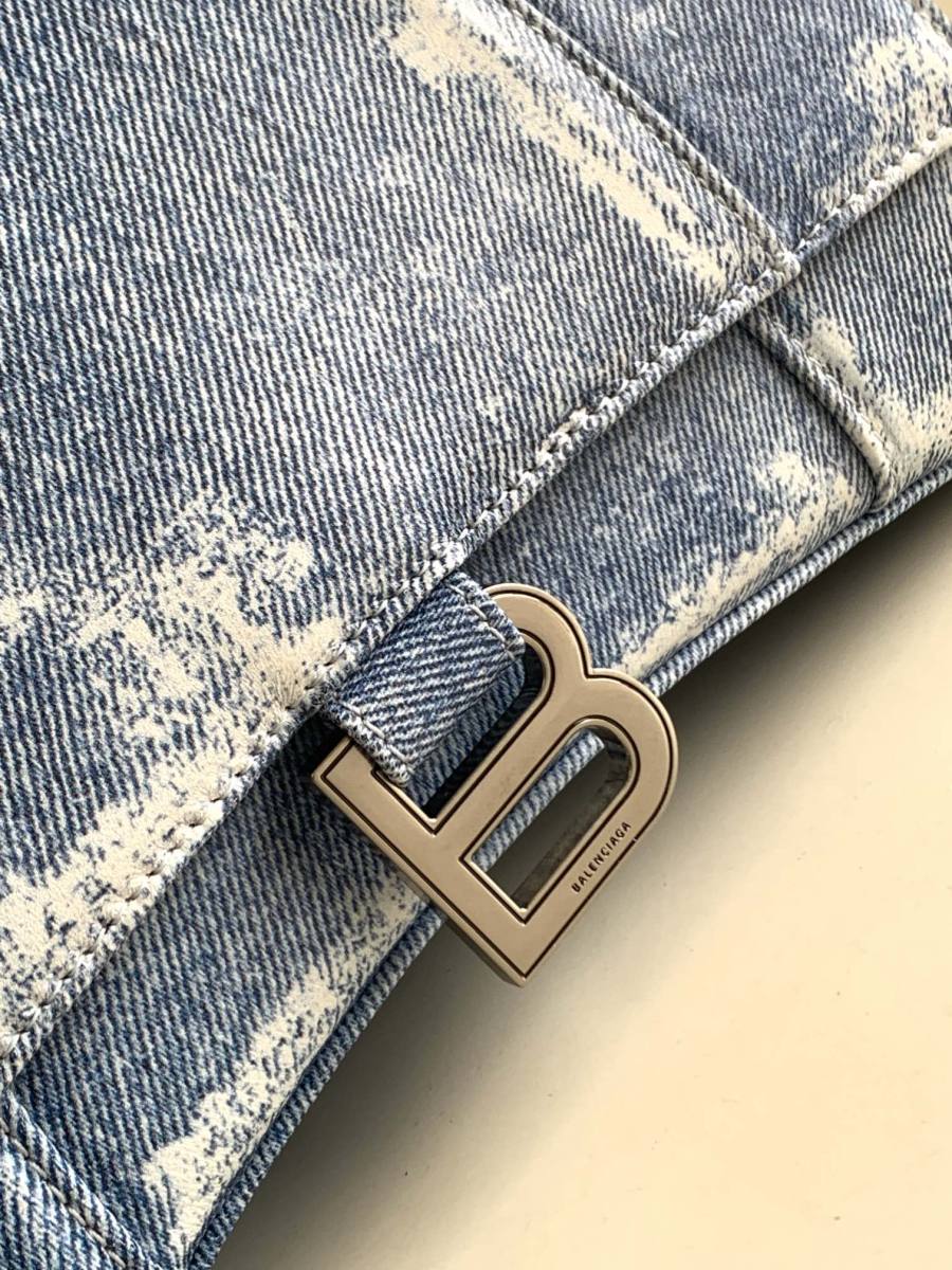 Balenciaga_HackerProject_26x16x8cm_6046