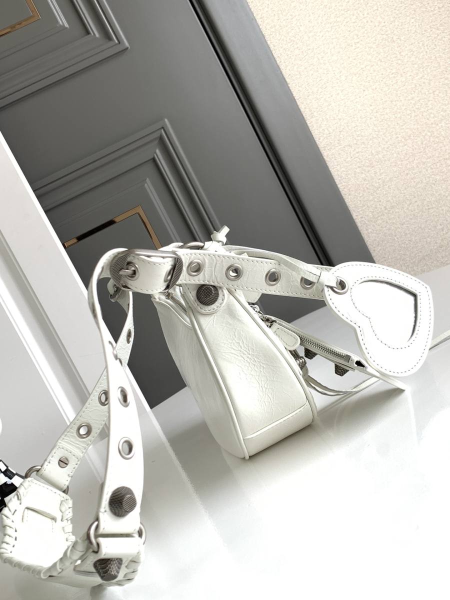 Balenciaga_LeCagole_24x14x6cm_6330