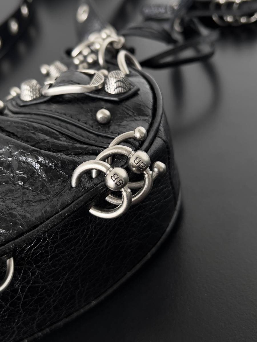 Balenciaga_LeCagole_24x14x6cm_ABEC