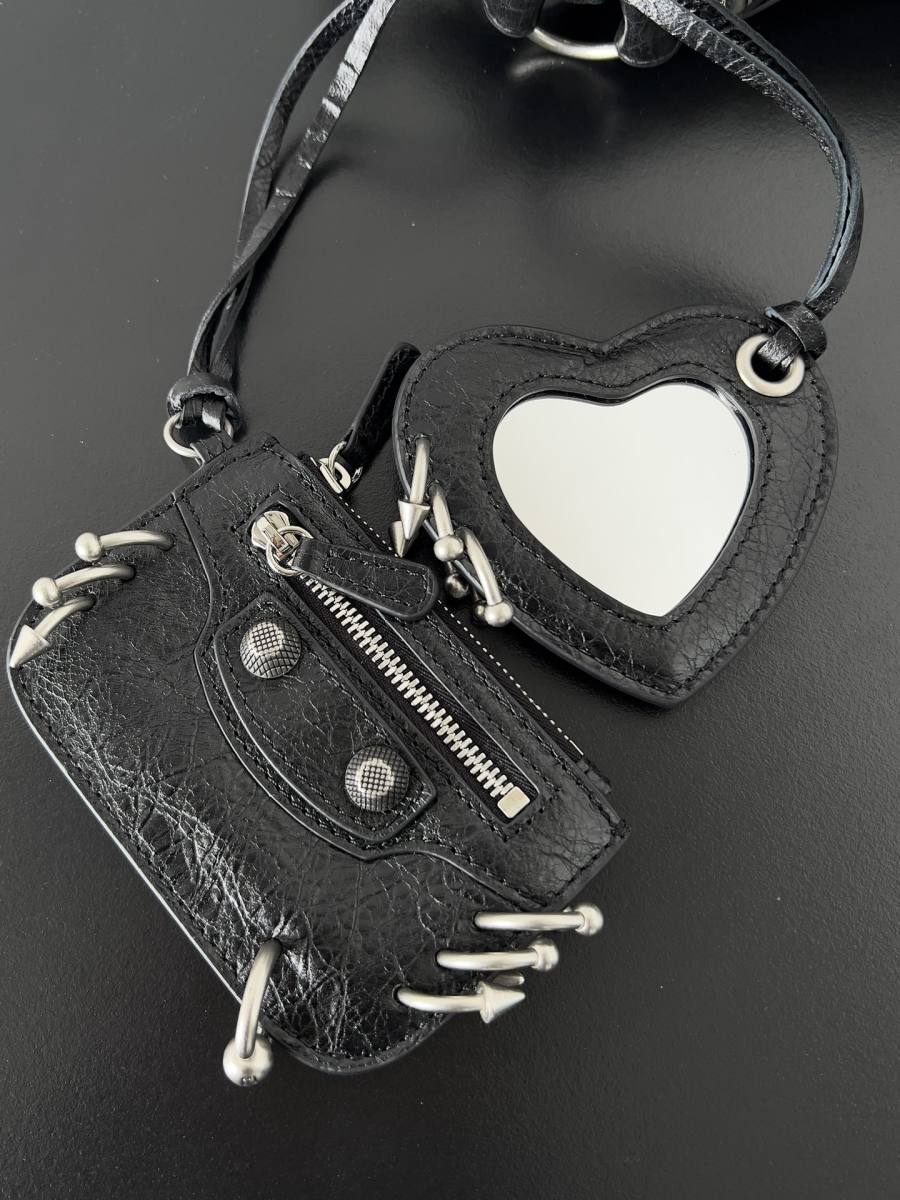 Balenciaga_LeCagole_24x14x6cm_ABEC