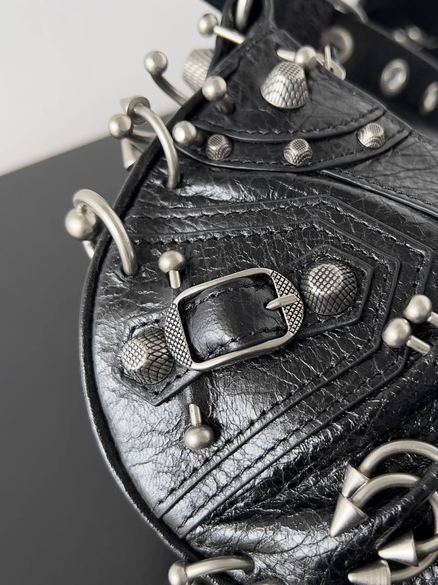 Balenciaga_LeCagole_24x14x6cm_ABEC