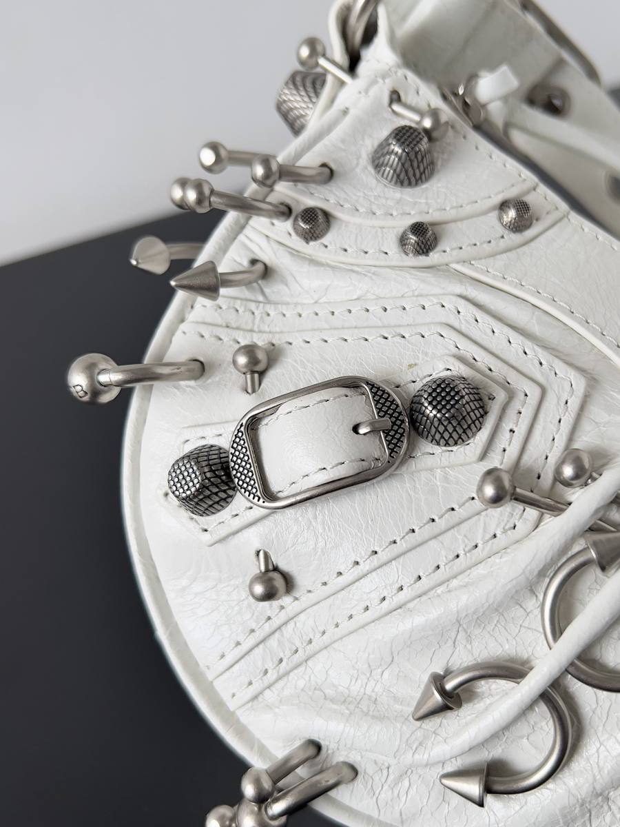 Balenciaga_LeCagole_24x14x6cm_AFEE