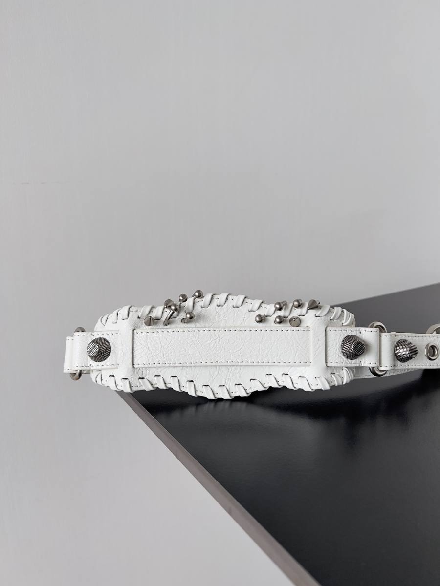 Balenciaga_LeCagole_24x14x6cm_AFEE