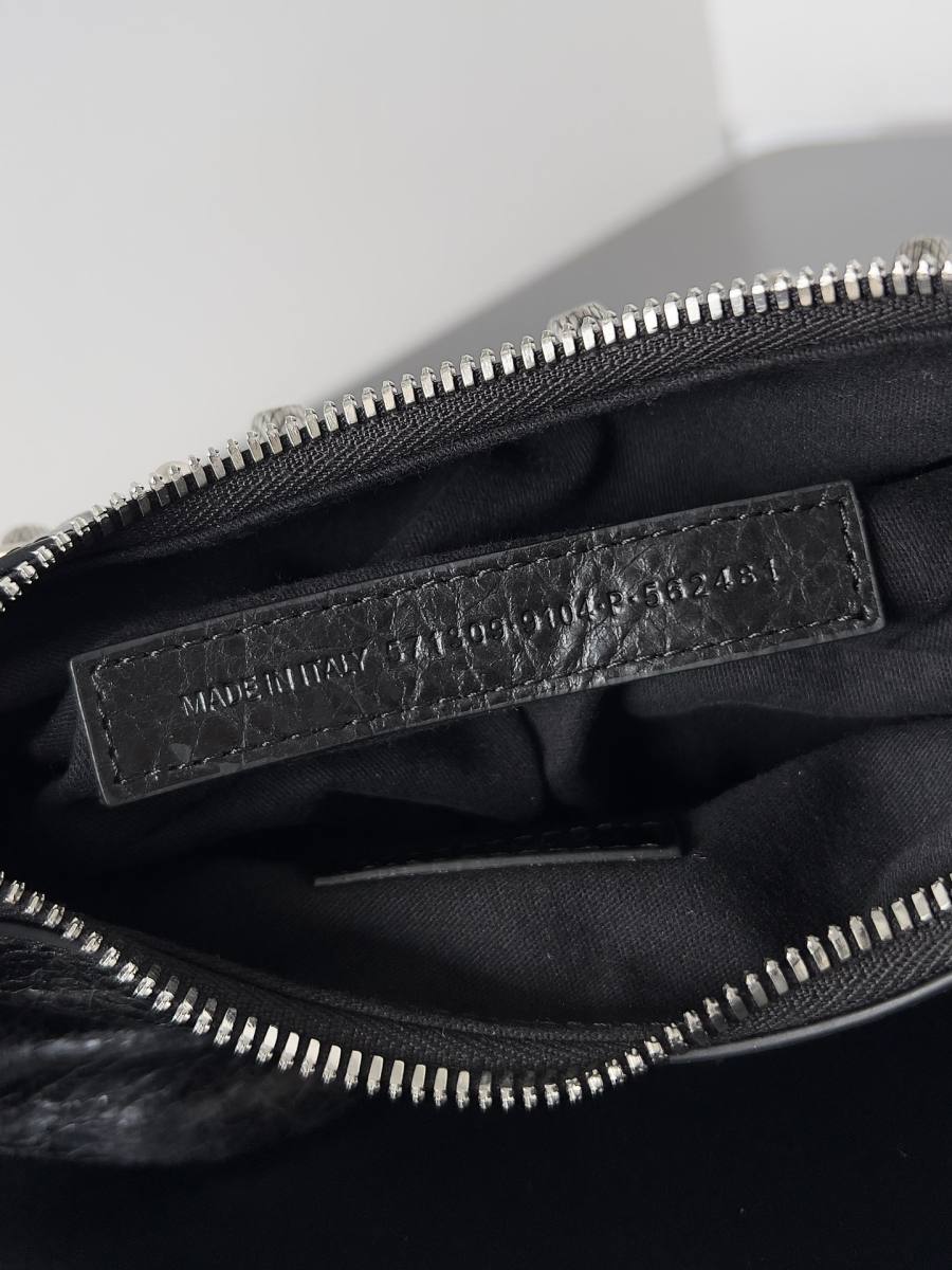 Balenciaga_LeCagole_24x14x6cm_BDCE