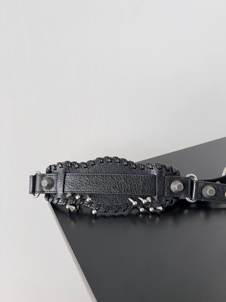 Balenciaga_LeCagole_24x14x6cm_BDCE