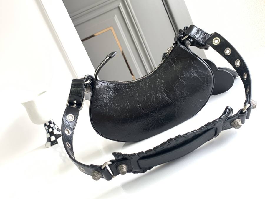 Balenciaga_LeCagole_24x14x6cm_DC87