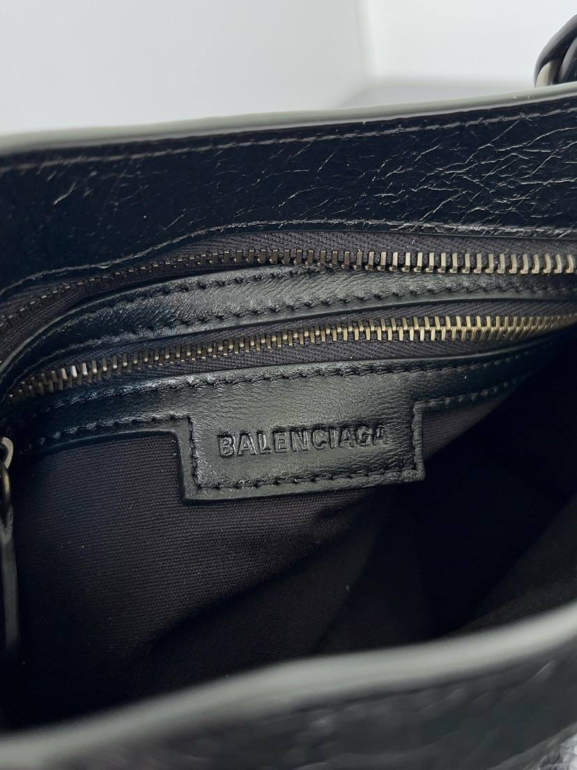 Balenciaga_LeCity_Small_30x19x10cm_373A
