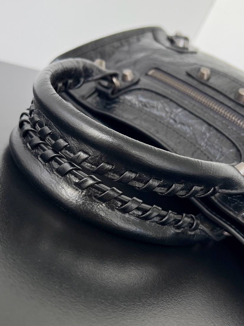 Balenciaga_LeCity_Small_30x19x10cm_373A