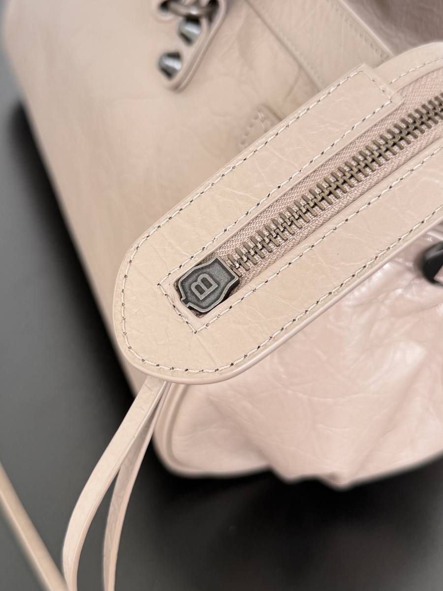 Balenciaga_LeCity_Small_30x19x10cm_3F72