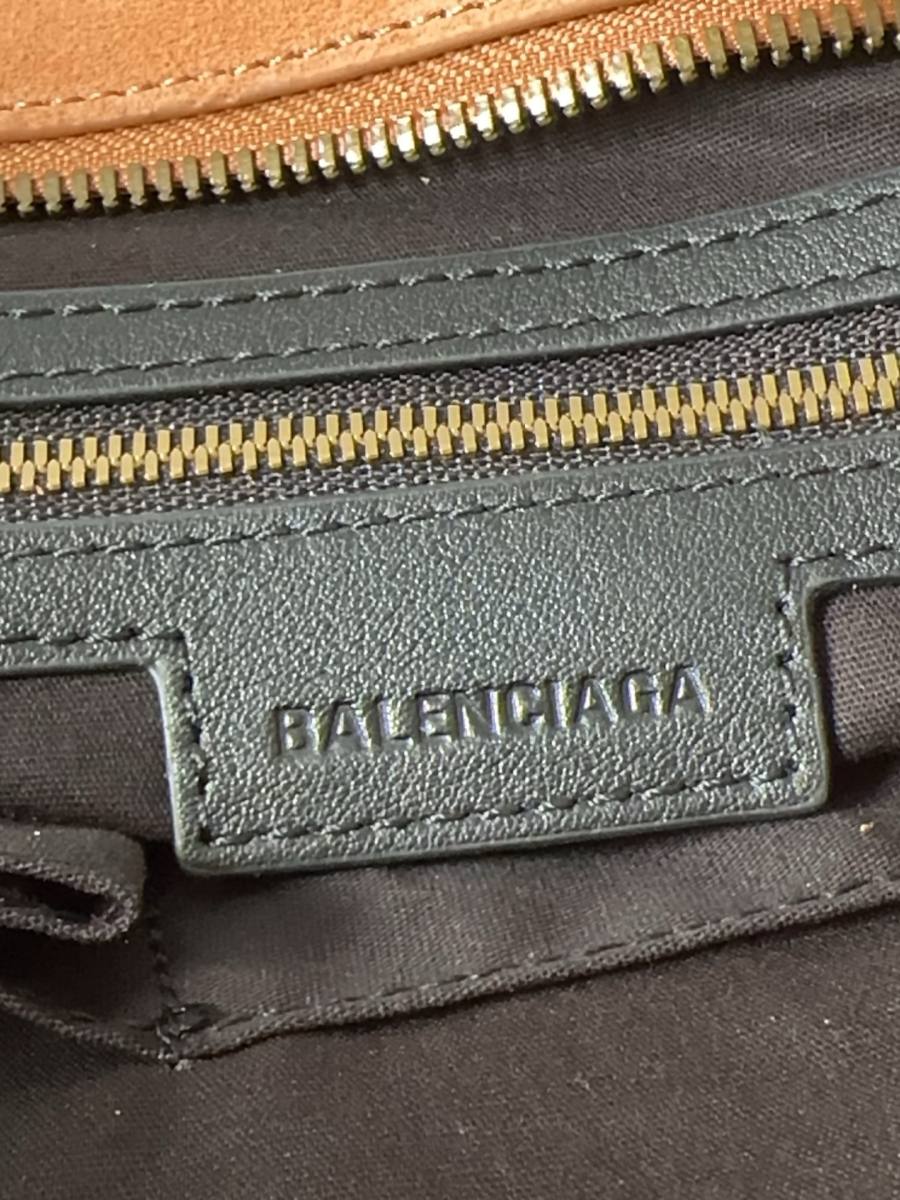 Balenciaga_LeCity_Small_30x19x10cm_704C