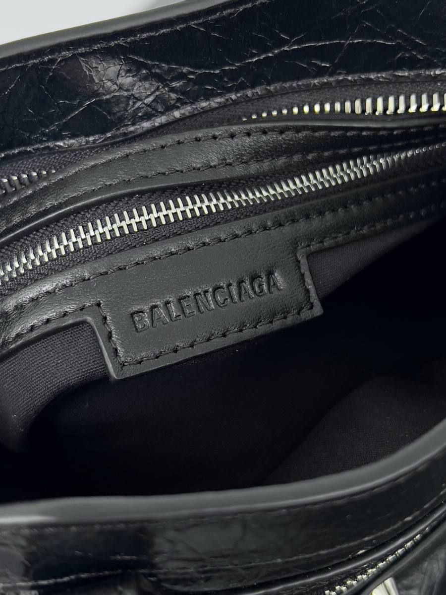 Balenciaga_LeCity_Small_30x19x10cm_8DCB