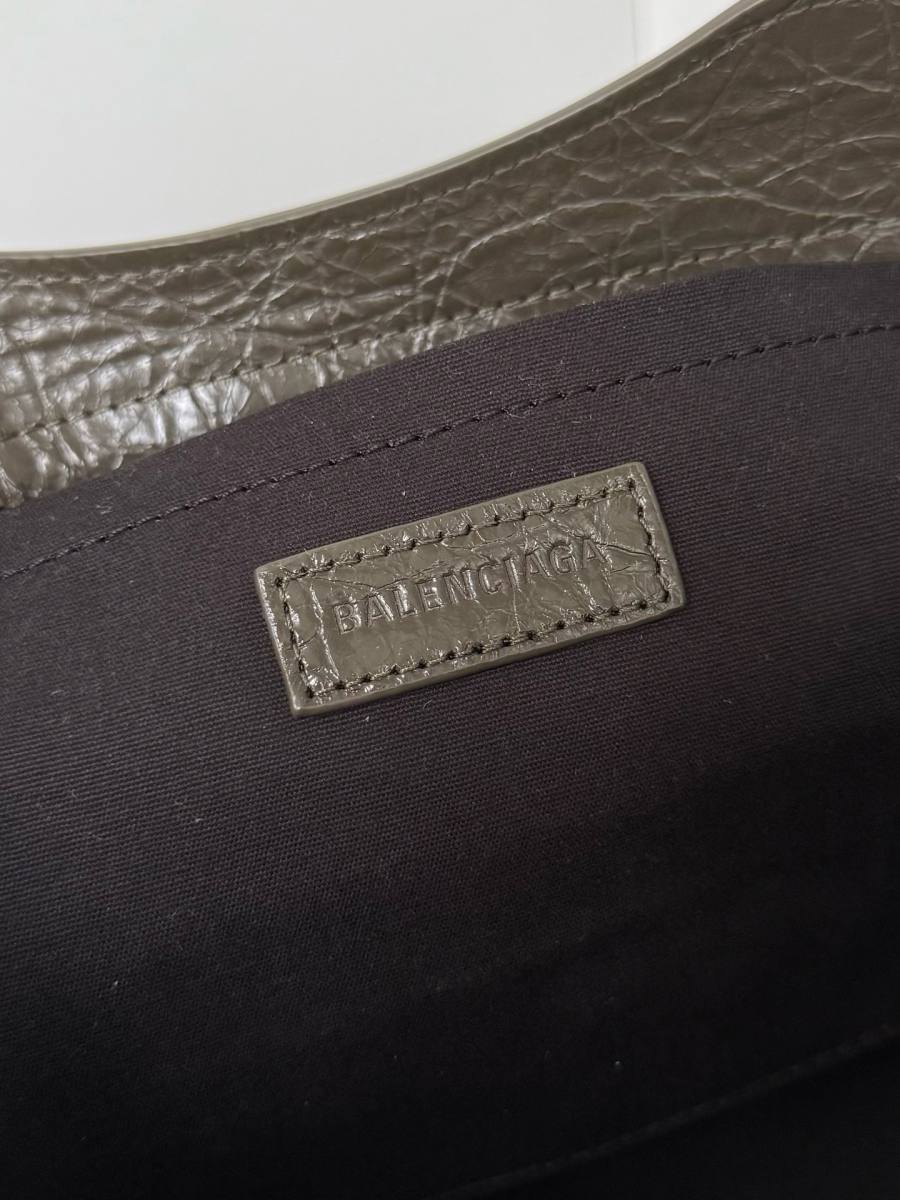 Balenciaga_LeCity_Small_30x19x10cm_9E73