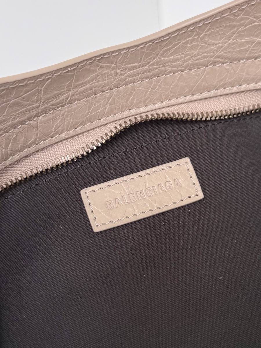 Balenciaga_LeCity_Small_30x19x10cm_F52B