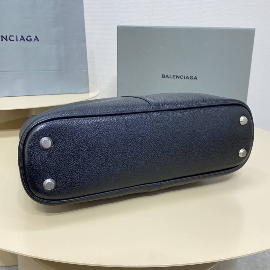 Balenciaga_Locker_Medium_38x26x11cm_08E1