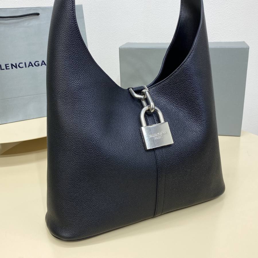 Balenciaga_Locker_Medium_38x26x11cm_08E1