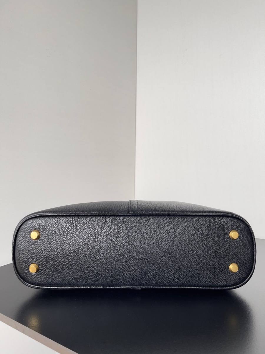 Balenciaga_Locker_Medium_38x26x11cm_2EE1