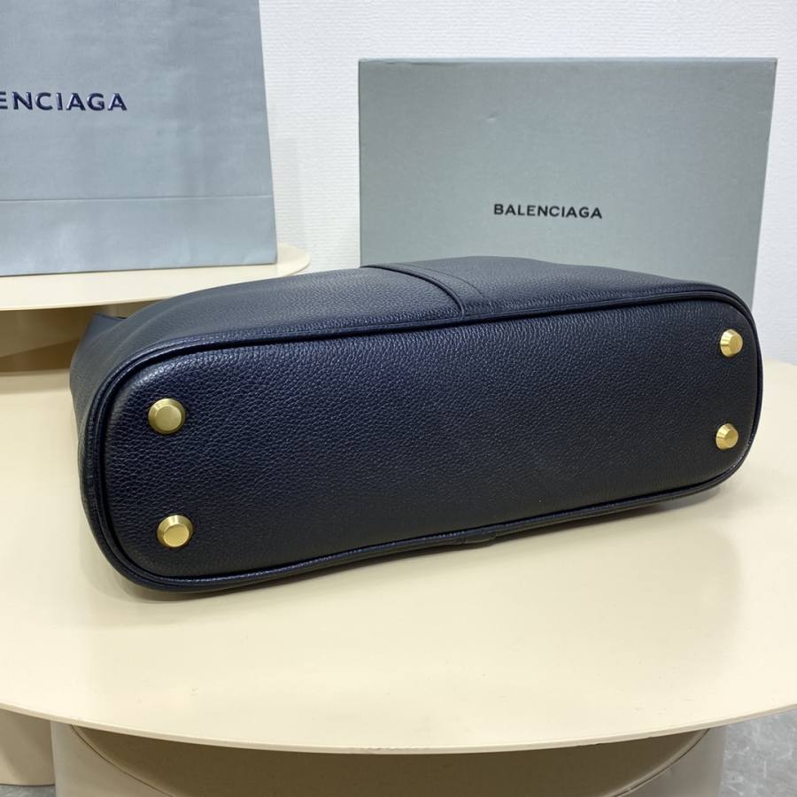 Balenciaga_Locker_Medium_38x26x11cm_76D5