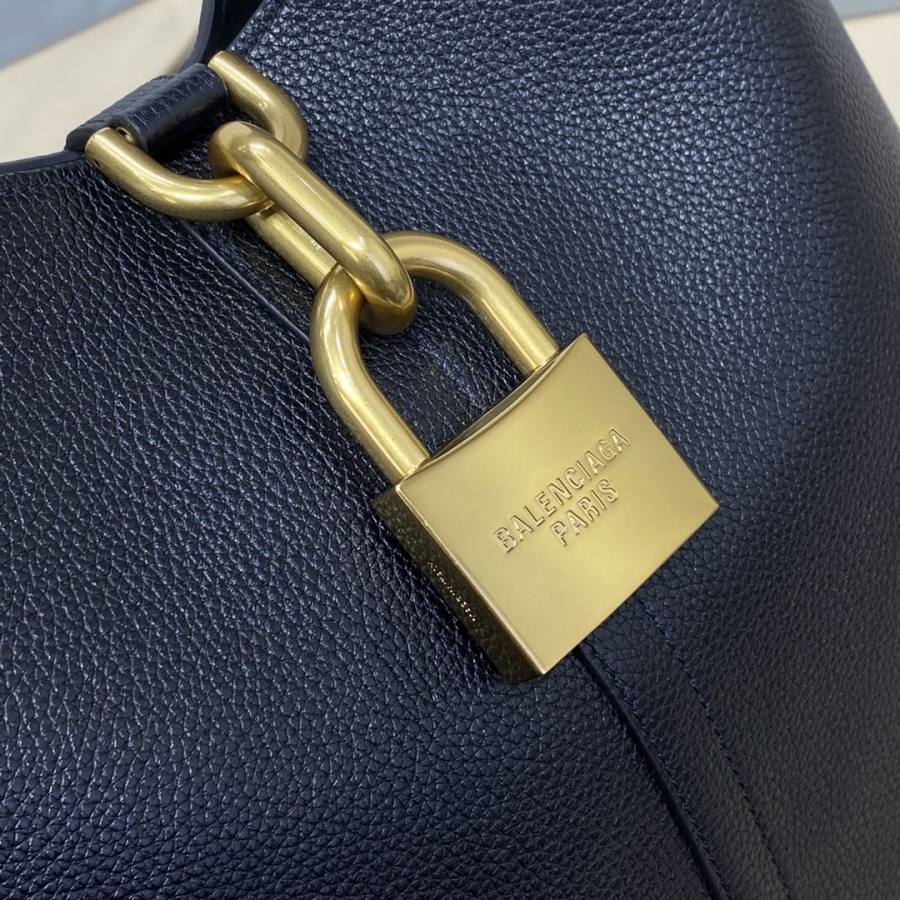 Balenciaga_Locker_Medium_38x26x11cm_76D5