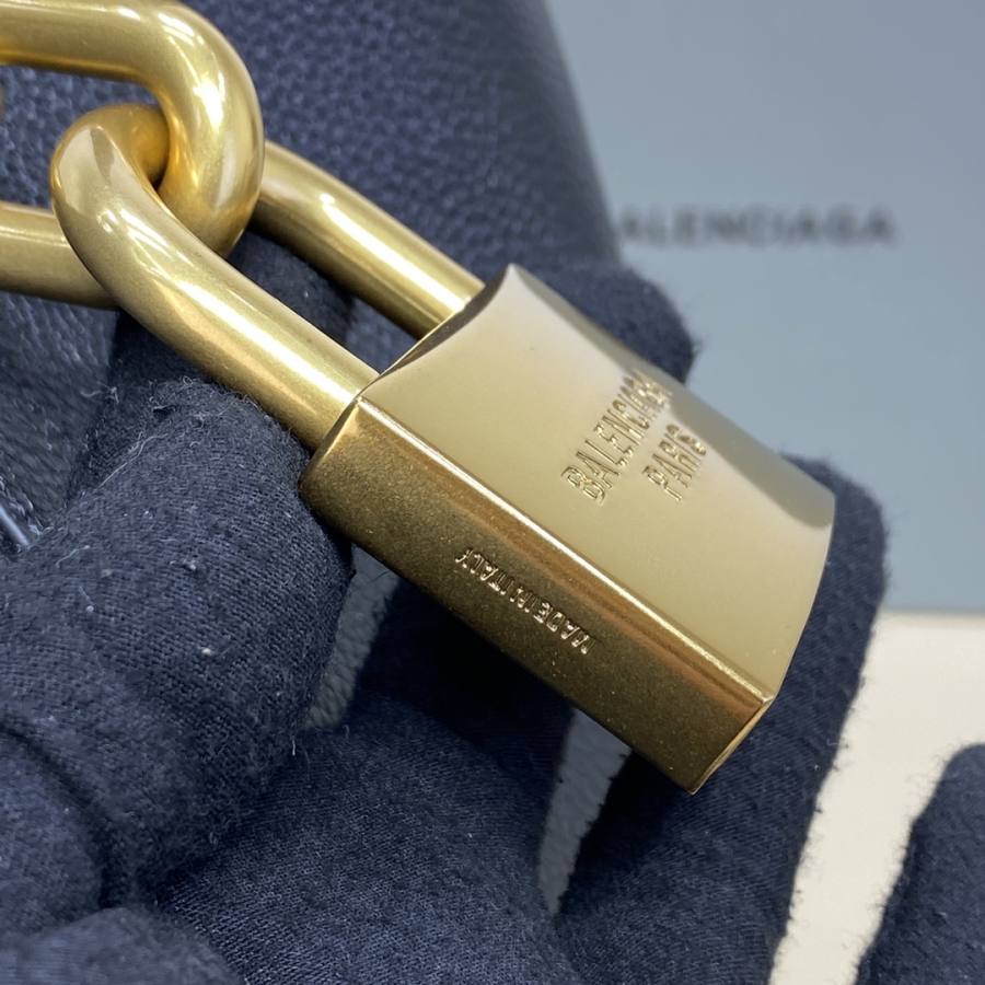 Balenciaga_Locker_Medium_38x26x11cm_76D5