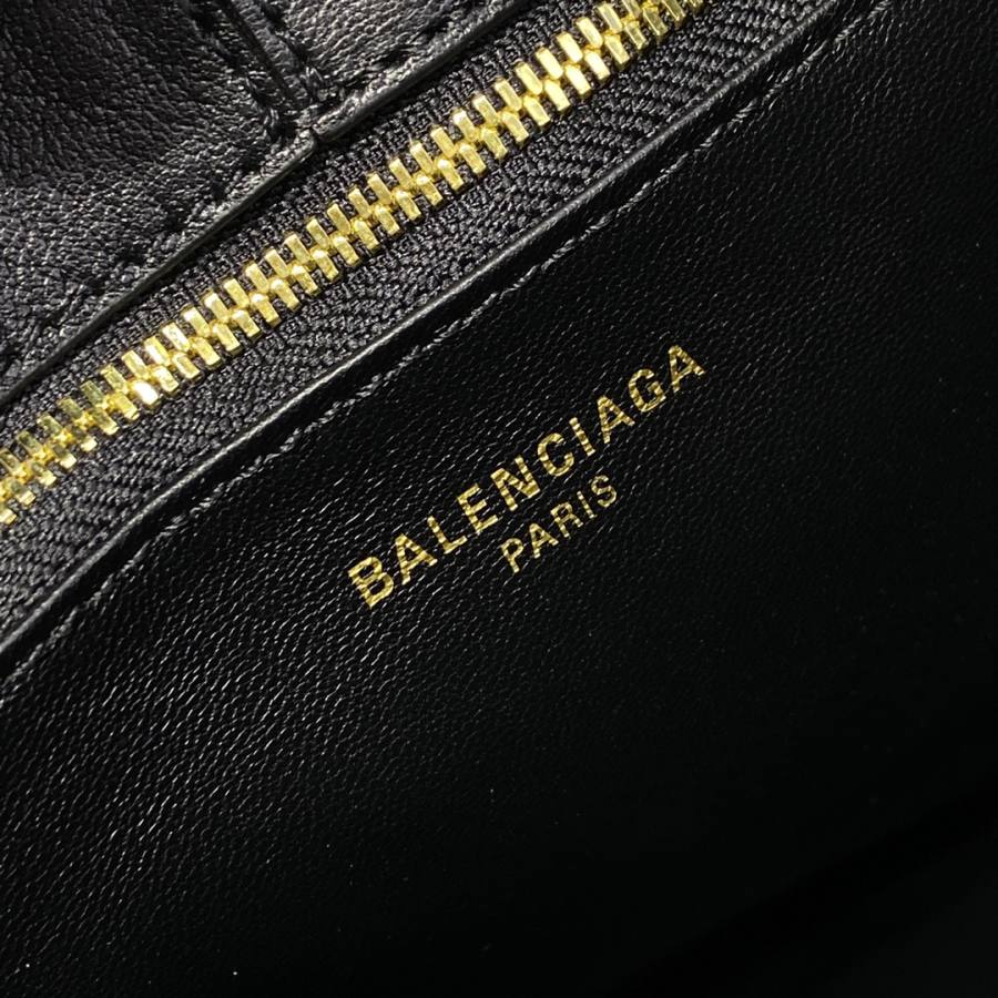 Balenciaga_Locker_Medium_38x26x11cm_76D5