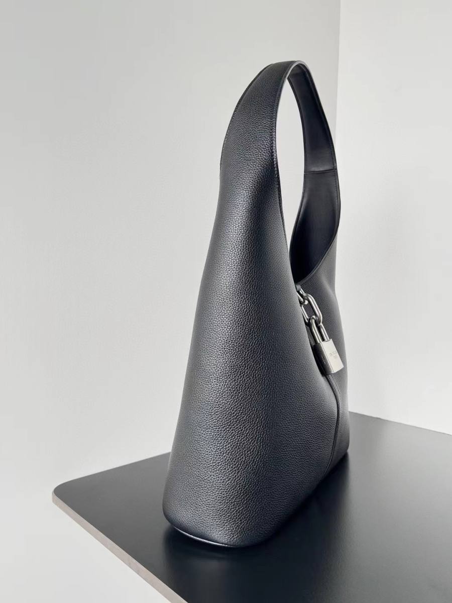 Balenciaga_Locker_Medium_38x26x11cm_8217