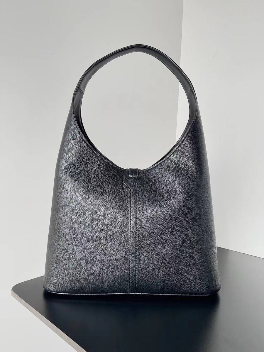 Balenciaga_Locker_Medium_38x26x11cm_8217