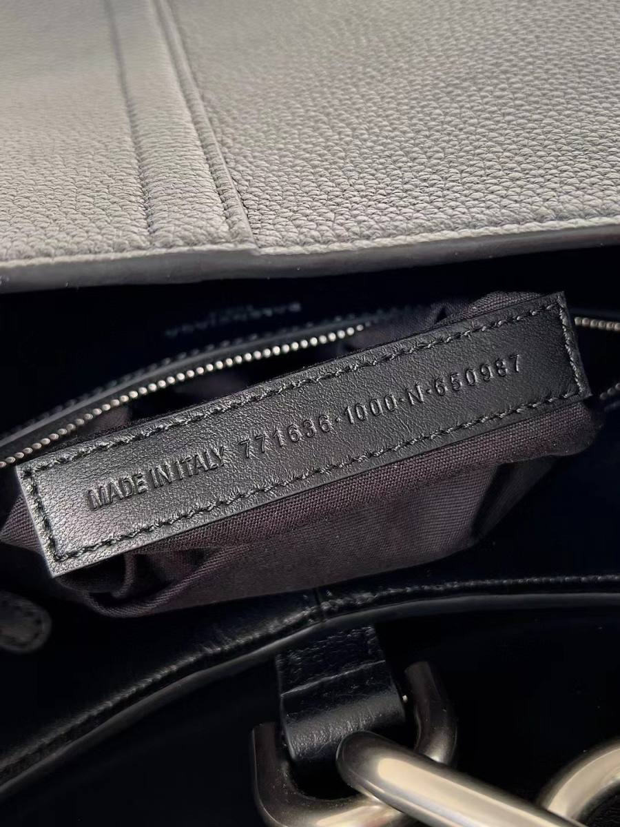 Balenciaga_Locker_Medium_38x26x11cm_8217