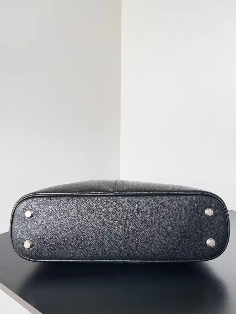 Balenciaga_Locker_Medium_38x26x11cm_8217
