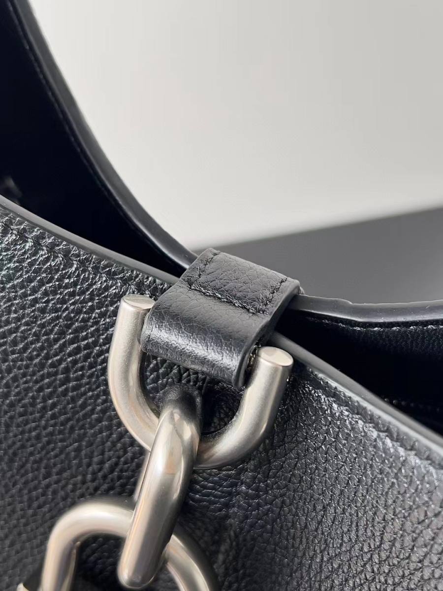 Balenciaga_Locker_Medium_38x26x11cm_8217