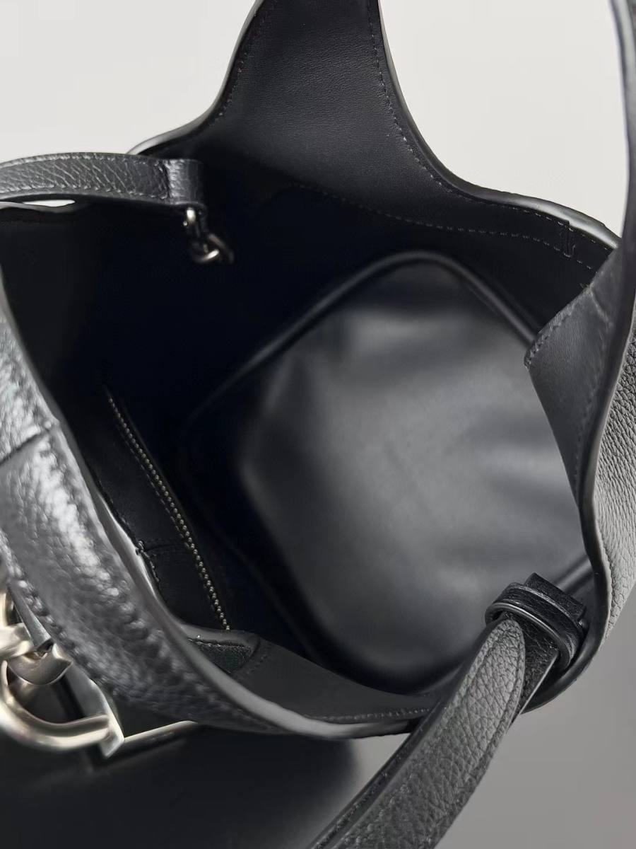 Balenciaga_Locker_Medium_38x26x11cm_CCC4