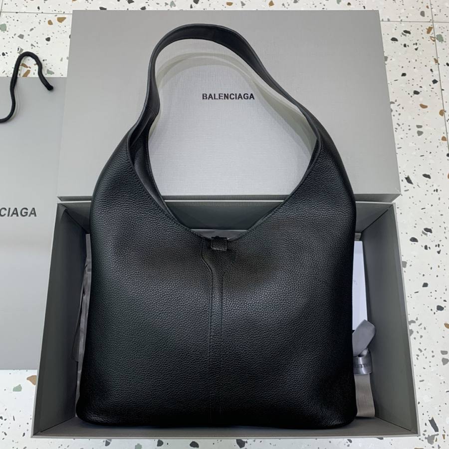 Balenciaga_Locker_Medium_38x26x11cm_D727