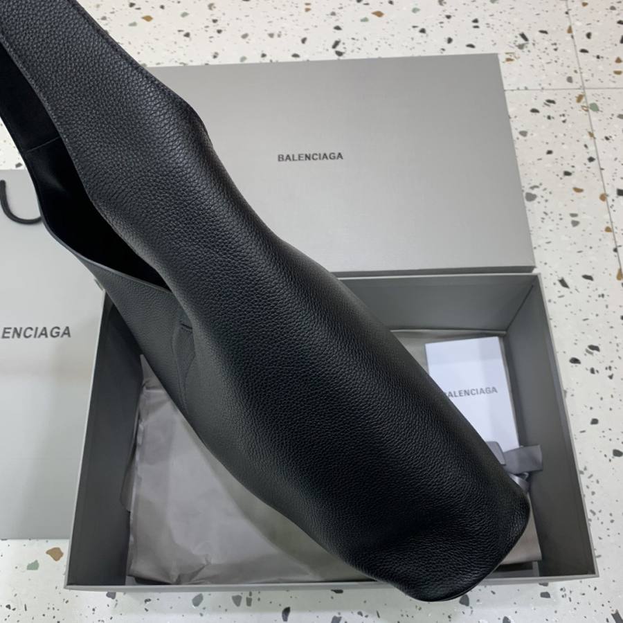 Balenciaga_Locker_Medium_38x26x11cm_D727