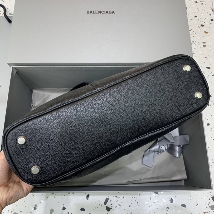 Balenciaga_Locker_Medium_38x26x11cm_D727