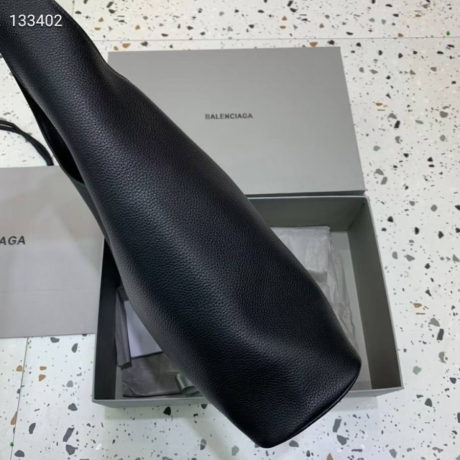 Balenciaga_Locker_Medium_38x26x11cm_F14A
