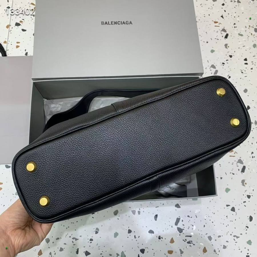 Balenciaga_Locker_Medium_38x26x11cm_F14A
