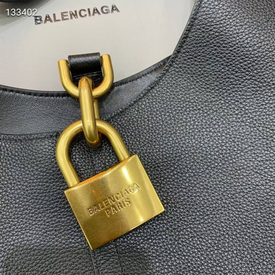 Balenciaga_Locker_Medium_38x26x11cm_F14A