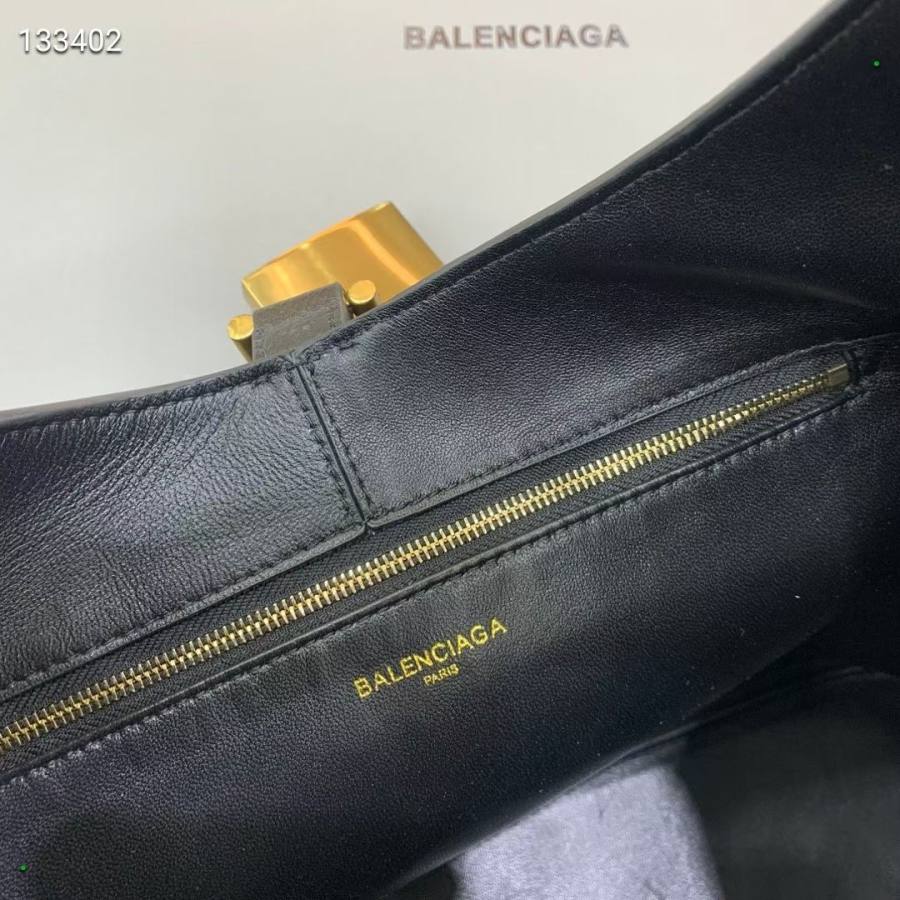 Balenciaga_Locker_Medium_38x26x11cm_F14A
