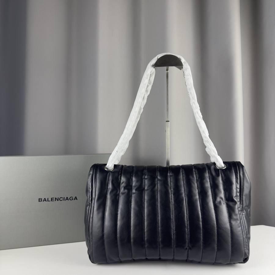 Balenciaga_Monaco_Small_Black_20x14x6cm_1B67