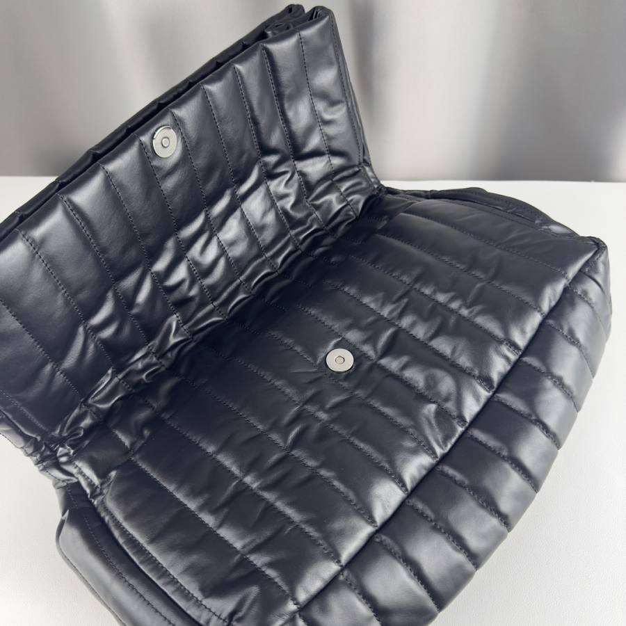 Balenciaga_Monaco_Small_Black_20x14x6cm_1B67