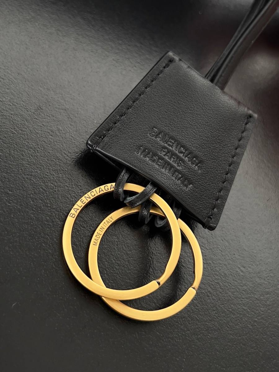 Balenciaga_Rodeo_Large_40x30x13cm_A690