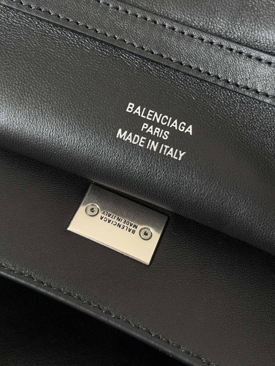 Balenciaga_Rodeo_Large_40x30x13cm_AF65