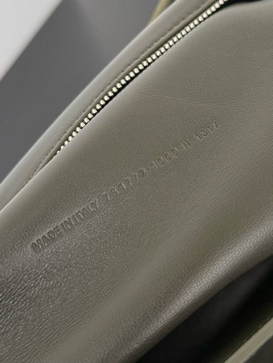 Balenciaga_Rodeo_Medium_35x23x11cm_12FA