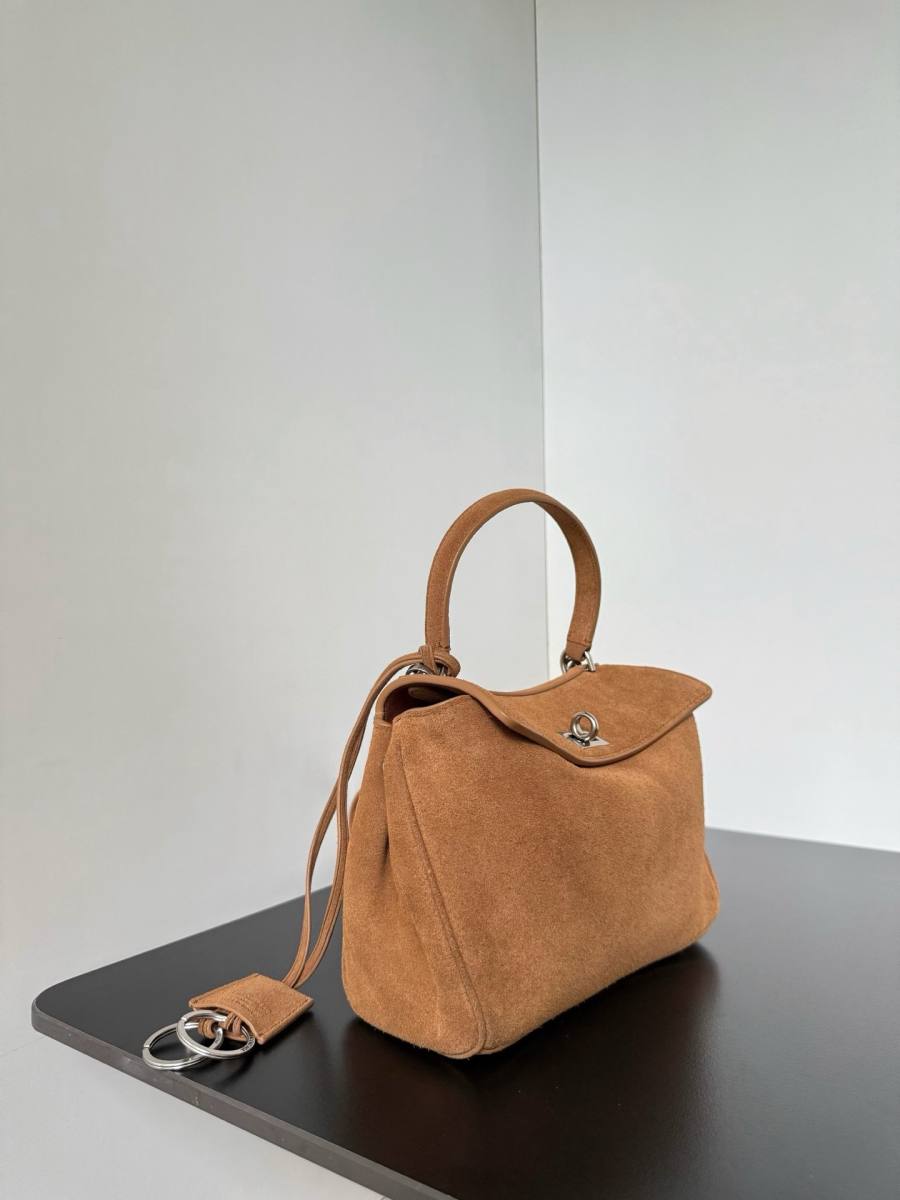 Balenciaga_Rodeo_Medium_35x23x11cm_4F62