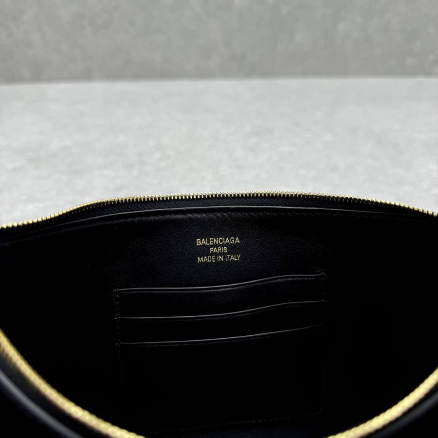 Balenciaga_Rodeo_Medium_35x23x11cm_61F6