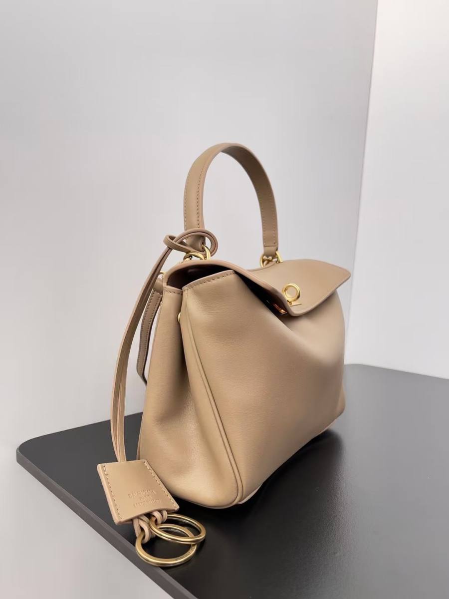 Balenciaga_Rodeo_Medium_35x23x11cm_74B2