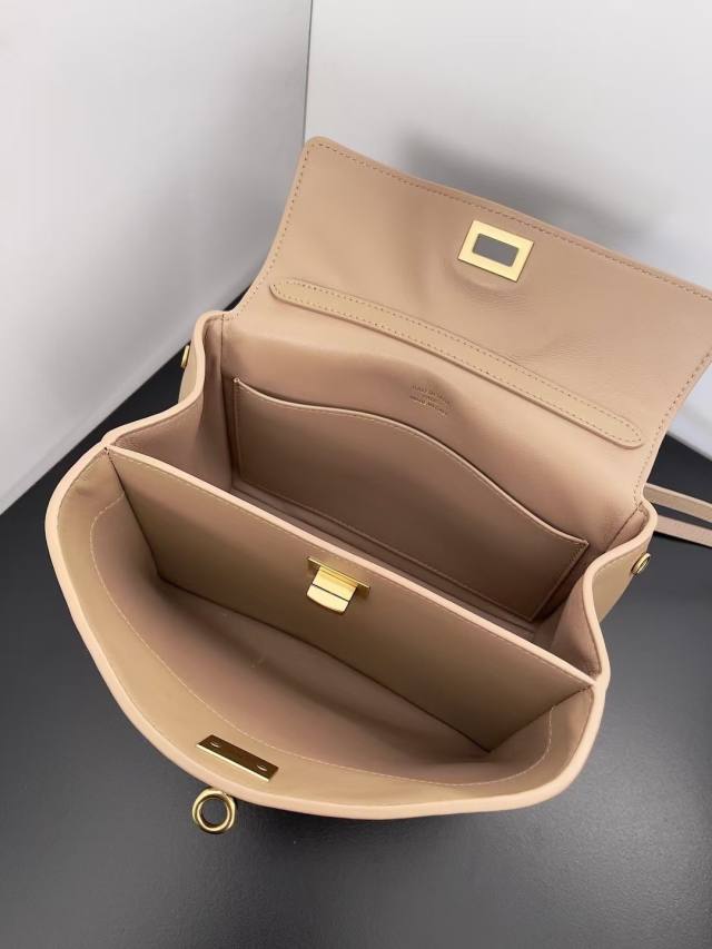 Balenciaga_Rodeo_Medium_35x23x11cm_74B2