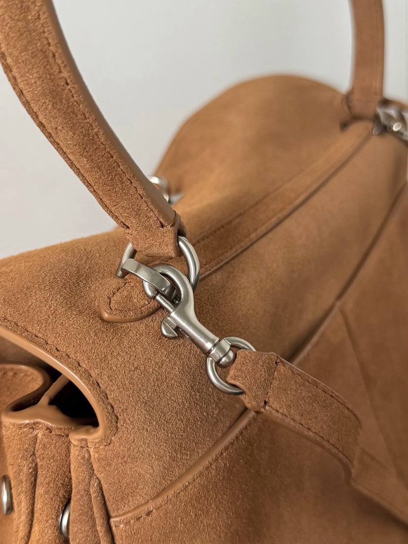 Balenciaga_Rodeo_Medium_35x23x11cm_A4FA