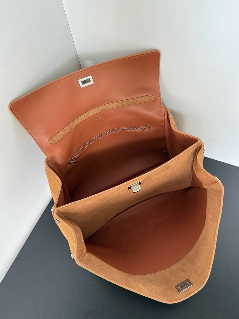 Balenciaga_Rodeo_Medium_35x23x11cm_A4FA