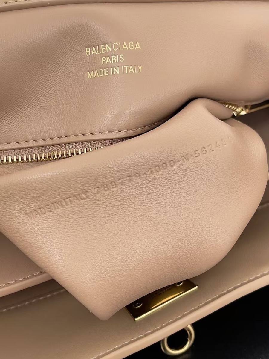 Balenciaga_Rodeo_Medium_35x23x11cm_A5D7